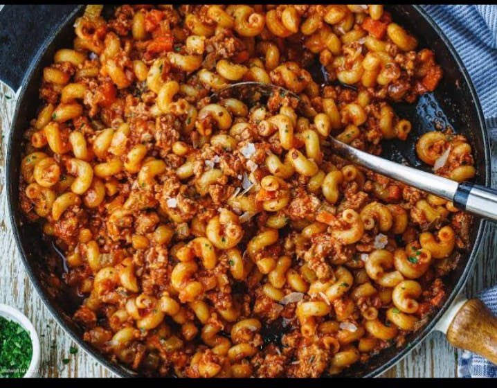 MotoBites Beef Macaroni in Rich Tomato Sauce