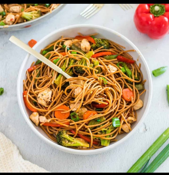 MotoBites Chicken & Vegetable Stir-Fried Noodles
